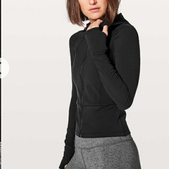 Lululemon Move With Ease Jacket
Black